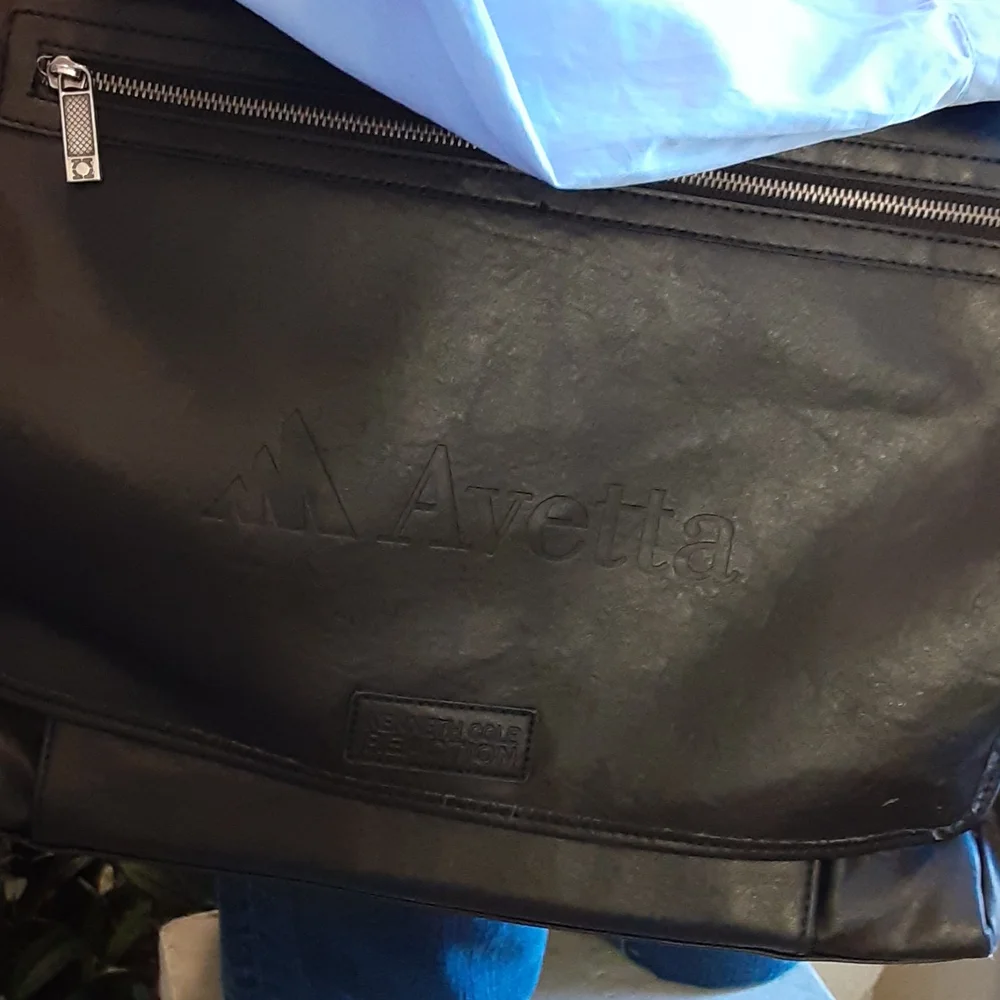 KENNETH COLE REACTION, Avetta, Leather, OTS, Laptop & Messenger Bag